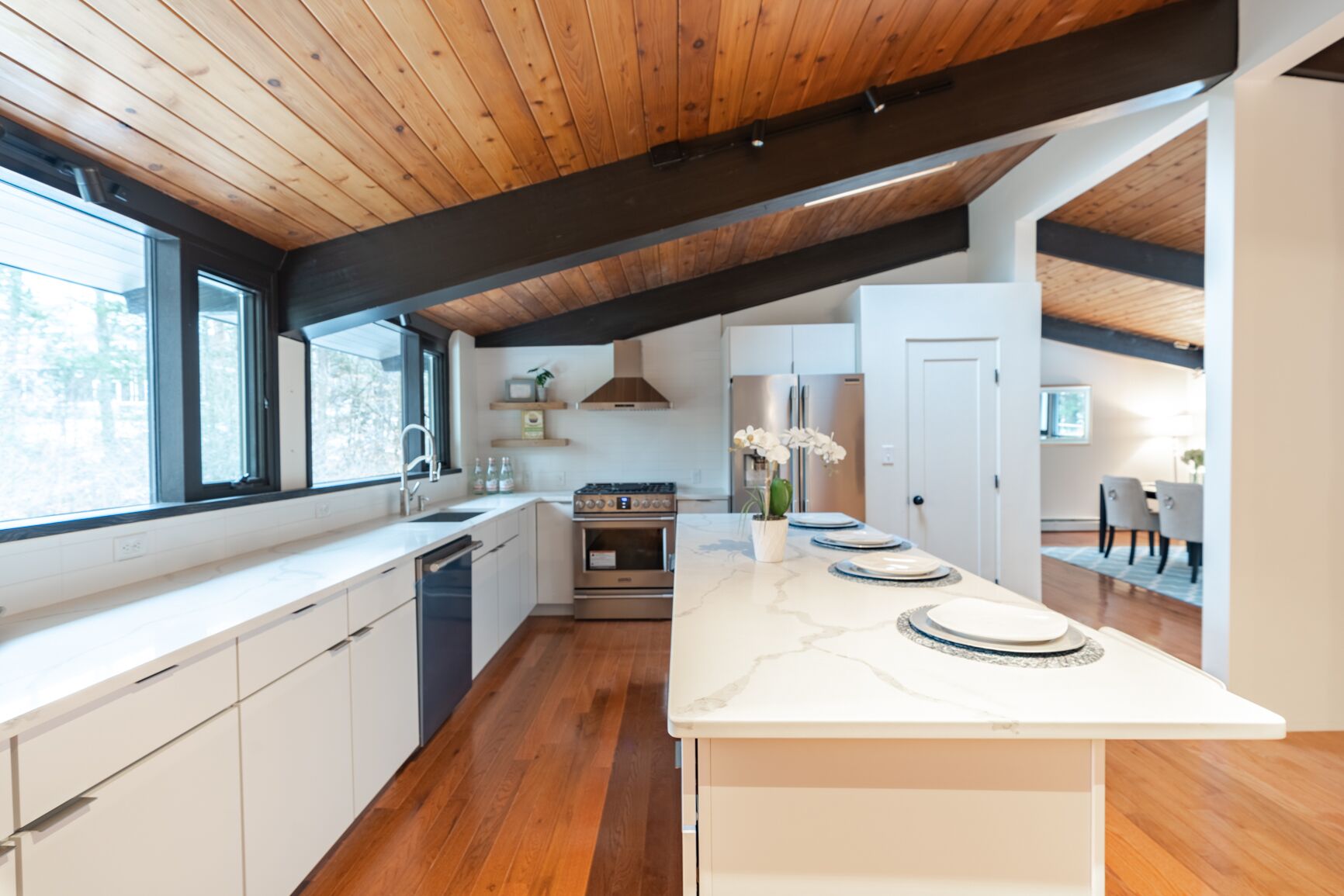 11 Hidden Ledge Rd, Manchester-by-the-Sea